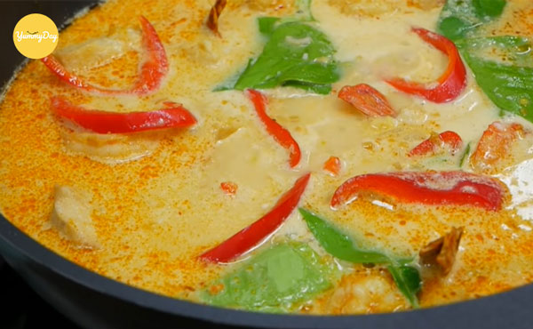 Nồi cà ri gần hoàn thành rồi