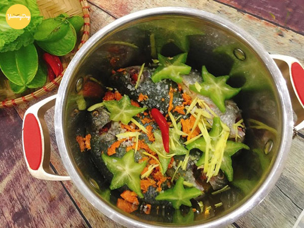 Kho cá ở lửa nhỏ, liu riu tránh bị cháy khét