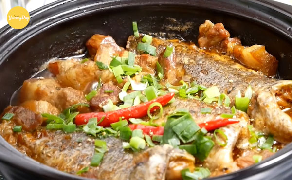 Thế là đã hoàn thành xong món cá rô kho tộ rồi nhé
