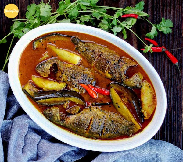Món cá rô kho nghệ có màu sắc cùng hương thơm hấp dẫn