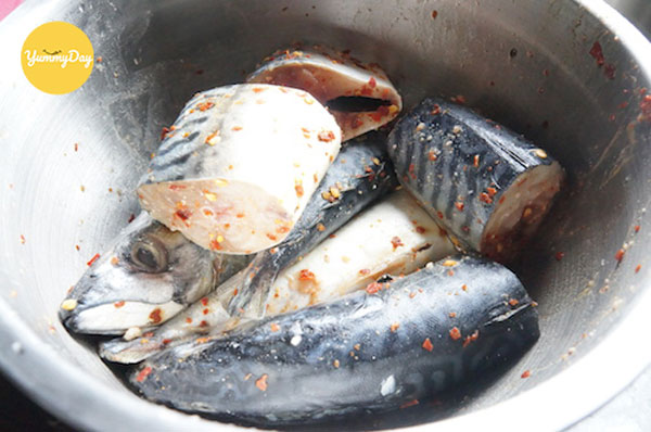 Sơ chế và tẩm ướp cá thu