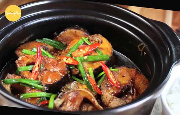Món cá trê kho riềng ăn hao cơm