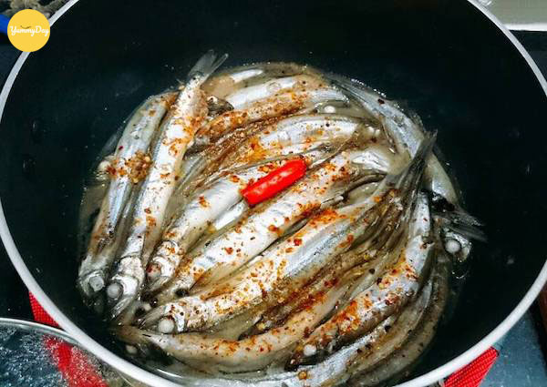 Tiến hành kho cá
