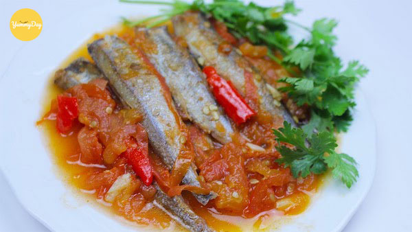 Món cá trứng kho cà lạ miệng thơm ngon