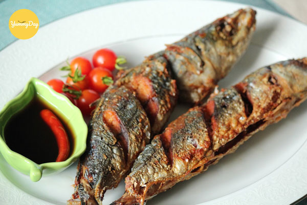 Cá nục chiên nước mắm hấp dẫn