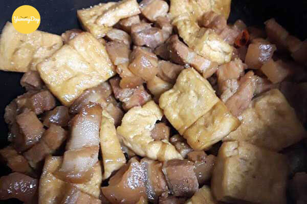 cách kho thịt với đậu hũ