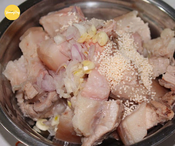 Ướp thịt với các loại gia vị