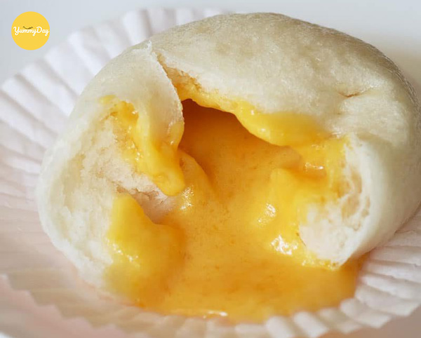 Bánh bao kim sa trứng muối