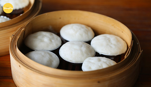 Tiến hành hấp bánh bò