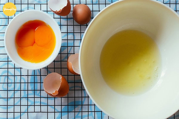 Tách lòng trắng và lòng đỏ riêng
