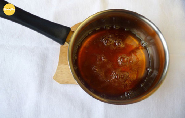 Caramel sánh mịn, màu cánh gián