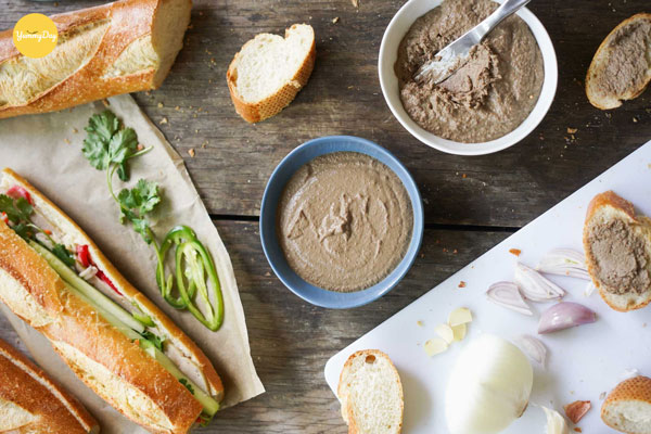 CsscCác nguyên liệu làm bánh mì pate trứng đã sẵn sàng