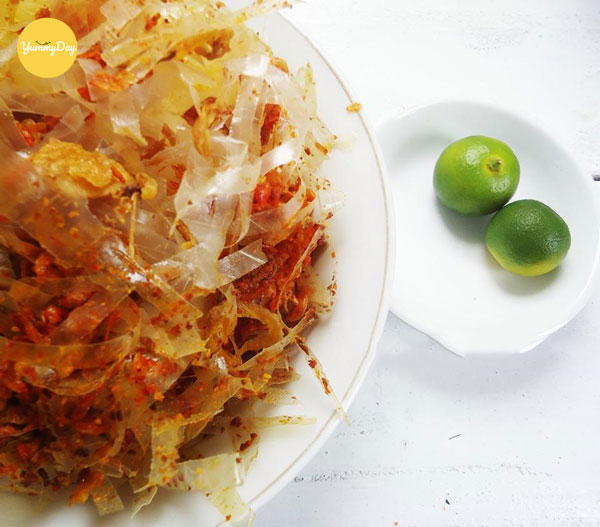 Bánh tráng muối hành phi ăn quá sá đã