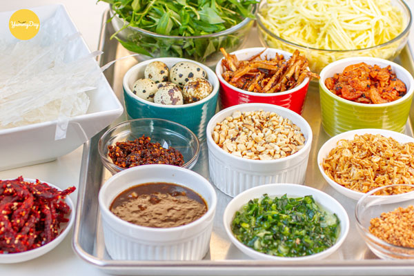 Nguyên liệu cần được chuẩn bị để làm bánh tráng trộn