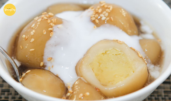 Bạn nào thích ăn nước cốt dừa thì bổ sung thêm nha