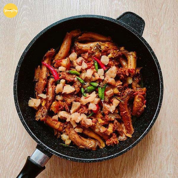 Cá bống kho nghệ ngon không cưỡng nổi