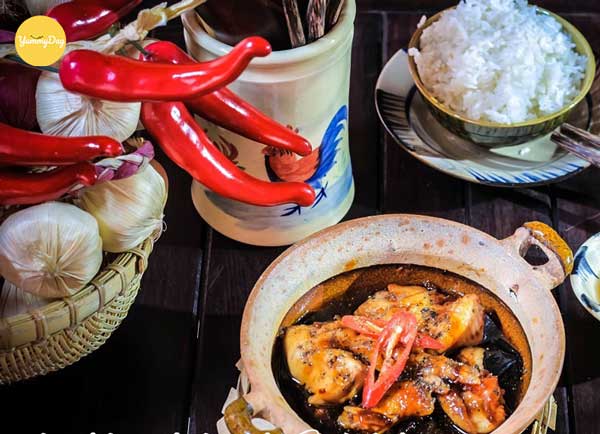 Món cá trê kho tộ hoàn chỉnh