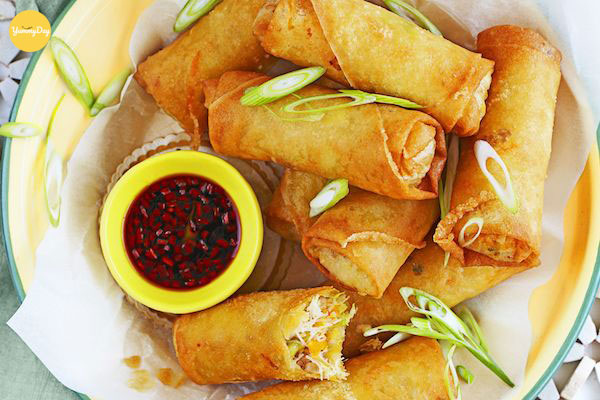 Chả giò khoai lang với cải bắp giòn tan