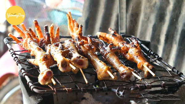 Chọn chân gà tươi để có món chân gà nướng ngon