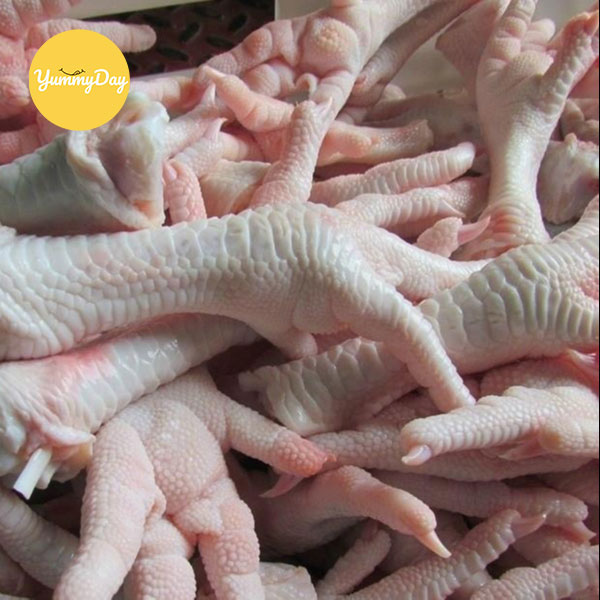 Sơ chế nguyên liệu làm chân gà xào sả ớt