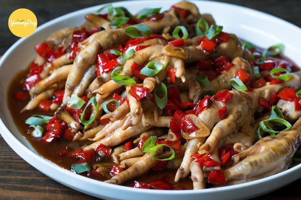 Thưởng thức chân gà xào cay giòn giòn, ngon ngon