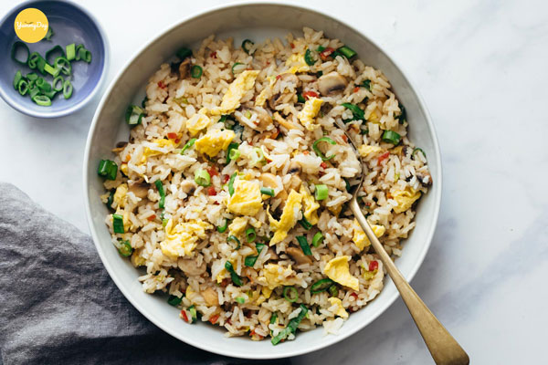 Cơm chiên trứng cho bữa sáng ấm bụng