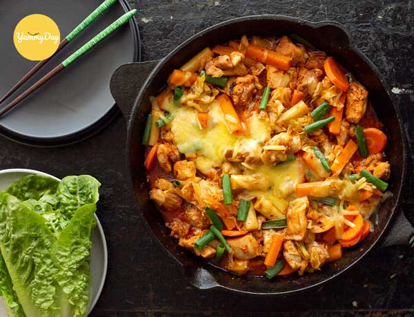 Thưởng thức gà xào bắp cải phô mai hấp dẫn