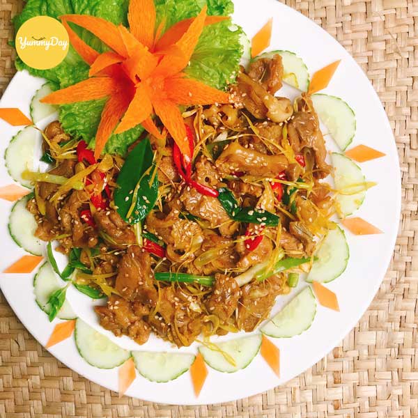 Thành phẩm gà xào lăn hấp dẫn