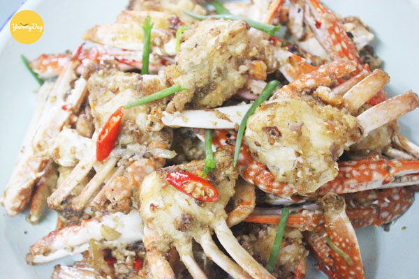 Thưởng thức món ghẹ rang muối ớt hấp dẫn