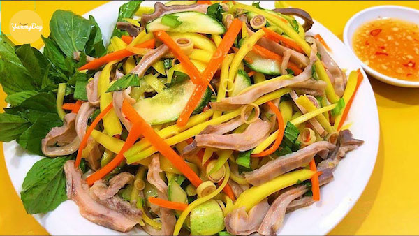 Gỏi bao tử heo giòn ngon khiến nhiều người thích mê!