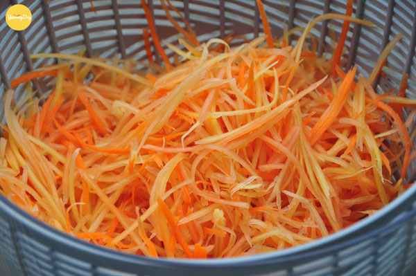 Đu đủ và cà rốt bào sợi