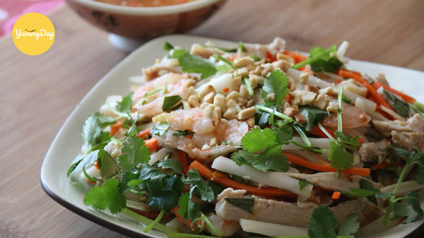 Thành phẩm gỏi tôm thịt ngó sen