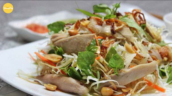 Thưởng thức món gỏi vịt bắp cải, cà rốt hấp dẫn