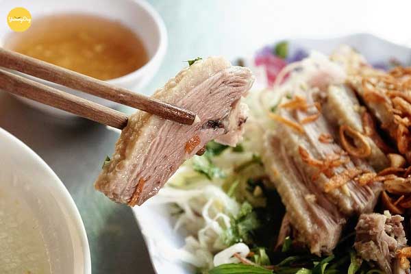 Thưởng thức món gỏi vịt hoa chuối thơm ngon 