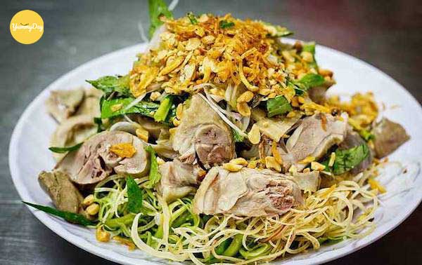 Gỏi vịt rau muống khi hoàn thành vô cùng bắt mắt