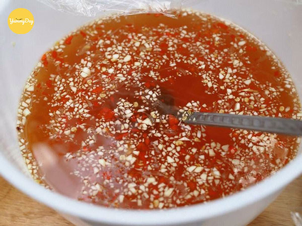 Làm nước mắm trộn gỏi