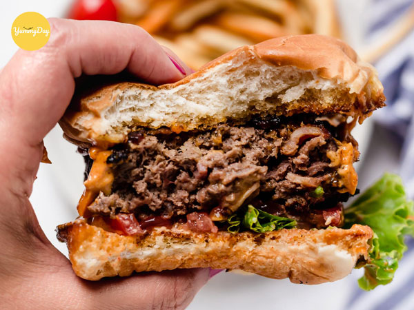 Mẹo làm một chiếc bánh hamburger bò ngon nhất?
