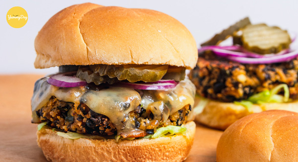 Cách làm một chiếc hamburger bò truyền thốngg
