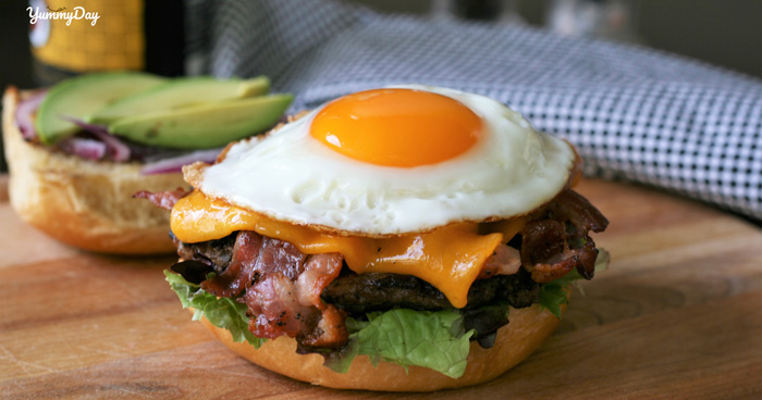 Cách làm hamburger trứng tưởng không dễ mà lại dễ không tưởng