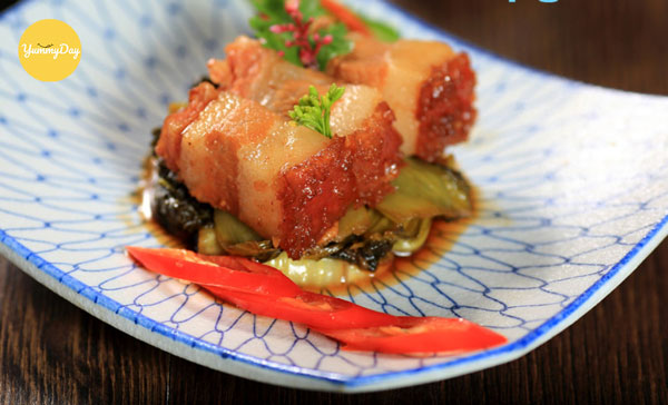 Heo quay kho cải chua đẹp mắt