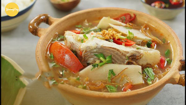 Món lẩu cá diêu hồng măng chua