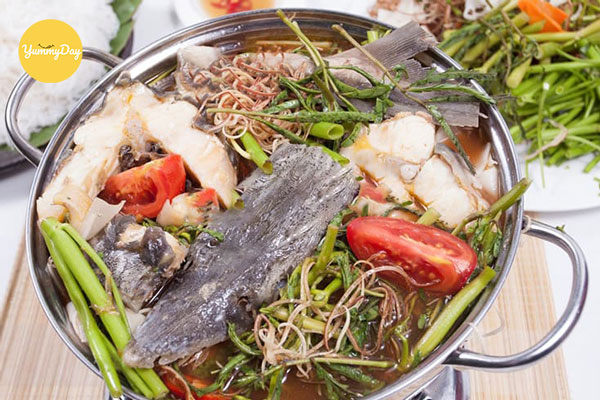 Nồi lẩu măng chua cá tầm