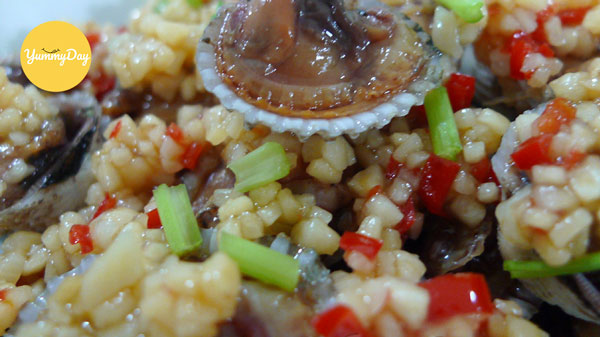 Món sò huyết xào bơ tỏi