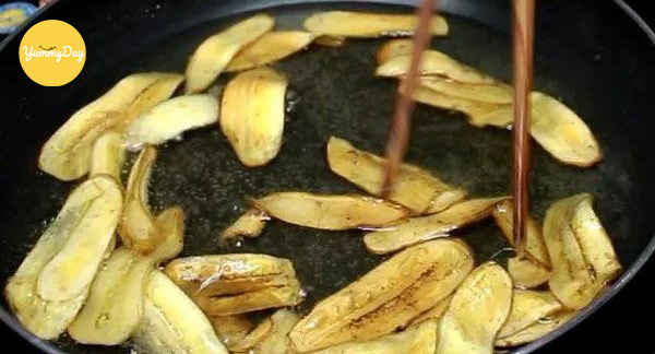 Chiên chuối tây vàng giòn