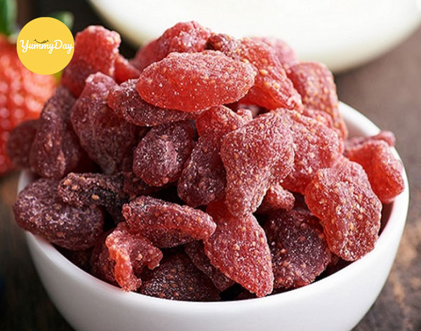 Cách làm mứt dâu tây dẻo rất đơn giản