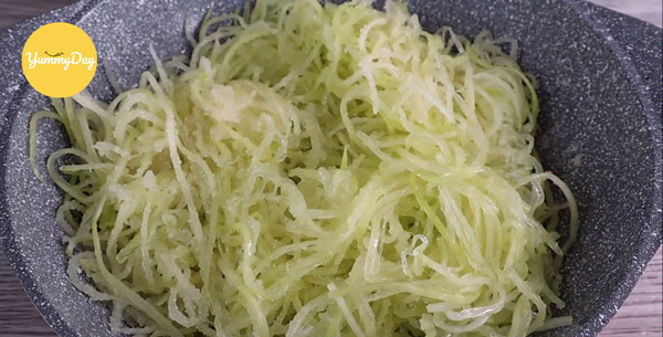 Sên đu đủ lá dứa với đường