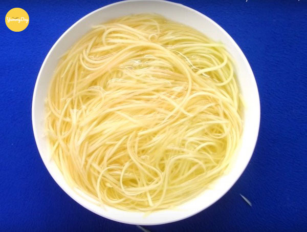 Ngâm đu đủ với phèn chua và muối