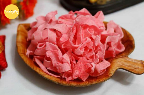 Mứt dừa màu đỏ màu bắt mắt