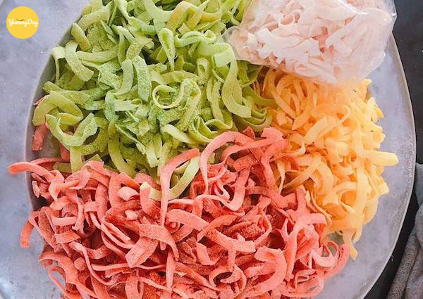 Mứt dừa nhiều màu sắc
