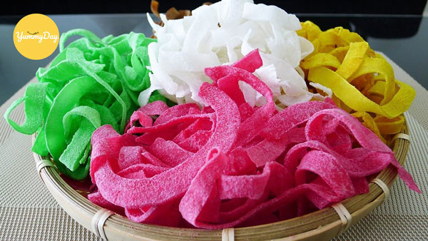 Cách làm mứt dừa non sợi nhiều màu
